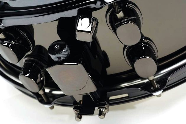 blank Virtually all of the shell hardware is black.